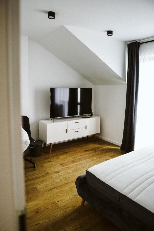 Apartament Myslenice Bagian luar foto